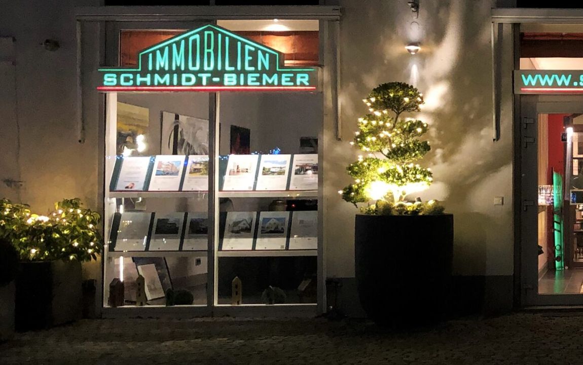 Frohe Weihanchten wünscht das Team von Schmidt-Biemer Immobilien